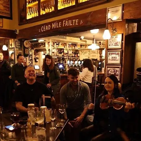 Tigh Mary Donals Bar & Rooms At Whitegates * Killarney
