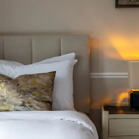 Otel Tigh Mary Donals Bar & Rooms At Whitegates