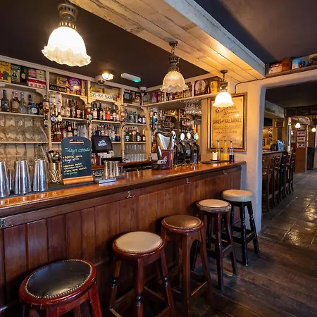 Tigh Mary Donals Bar & Rooms At Whitegates Otel Killarney