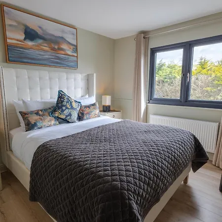 Tigh Mary Donals Bar & Rooms At Whitegates Otel
